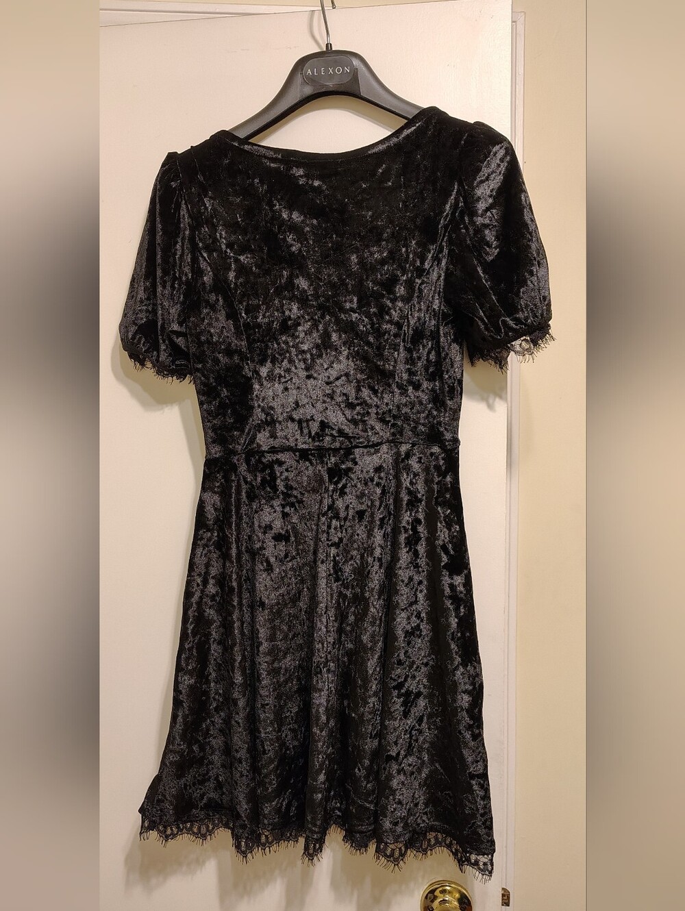 Hot Topic Black Velvet Dress - Picture 4 of 4